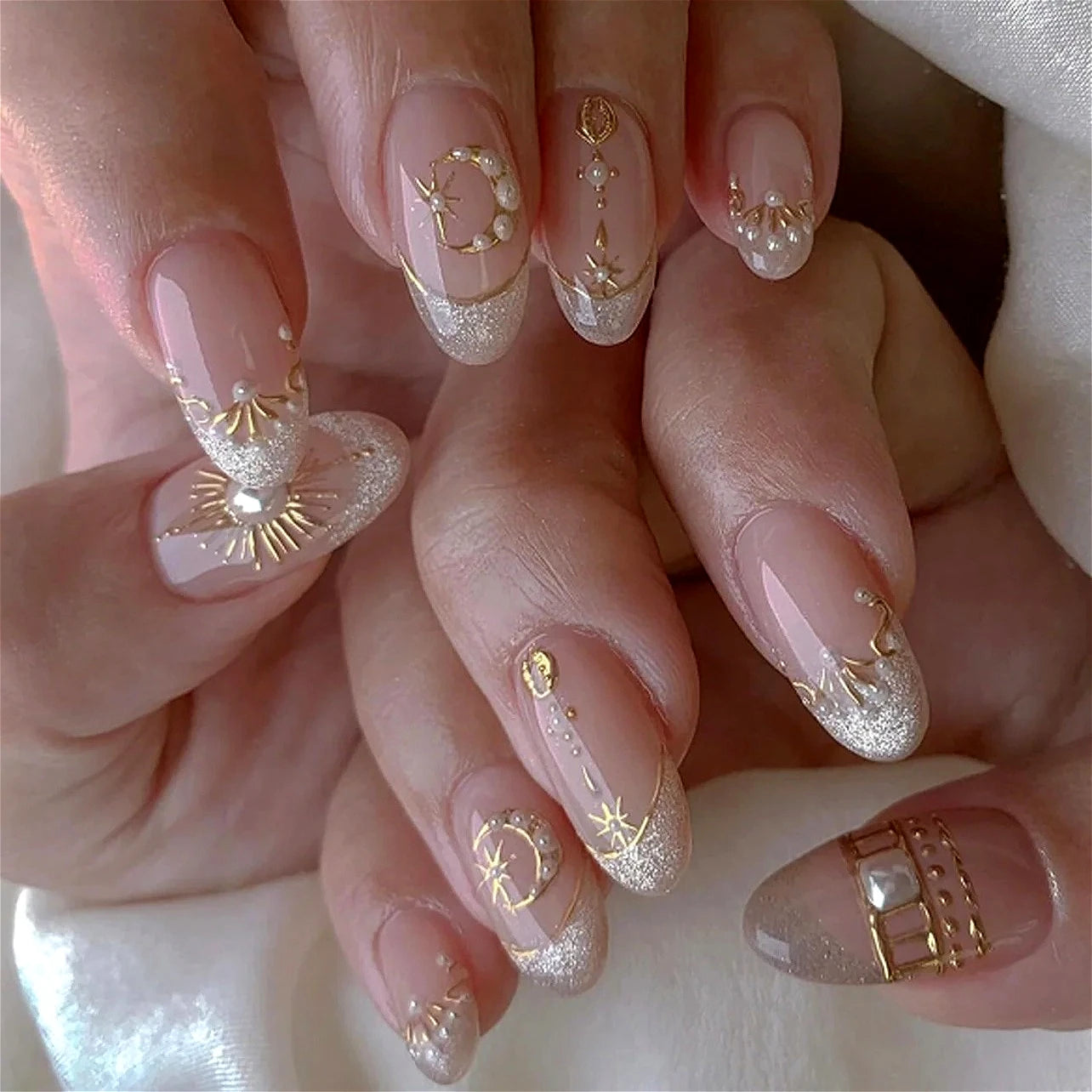 Hot Stamping Metal Gold Star Almond Fake Nails Art Thanksgiving Totem Moon Pearl Sun False Nails Charms Press on Nails Manicure