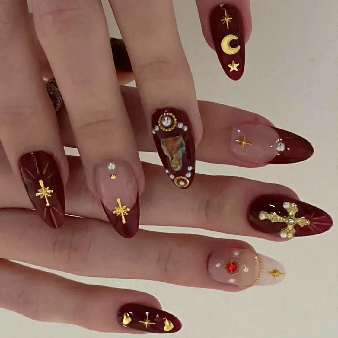 Hot Stamping Metal Gold Star Almond Fake Nails Art Thanksgiving Totem Moon Pearl Sun False Nails Charms Press on Nails Manicure